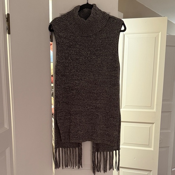 BCBGeneration Charcoal Knit Sweater Vest Top XS/S - Picture 1 of 5